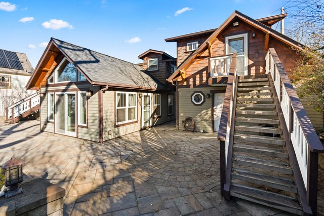 285 Beach Street, Ashland, OR 97520