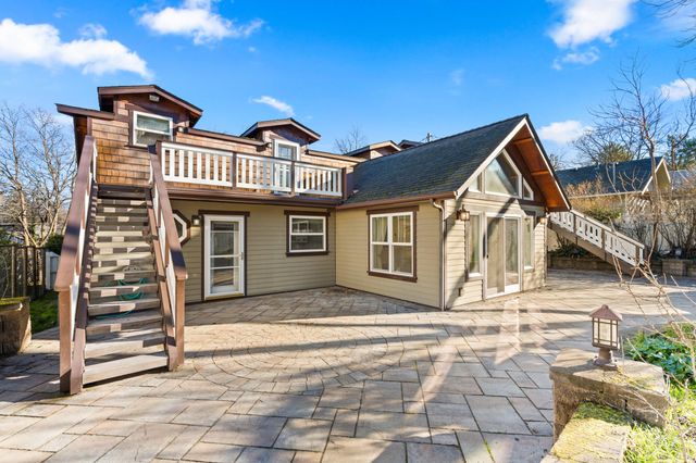 285 Beach Street, Ashland, OR 97520