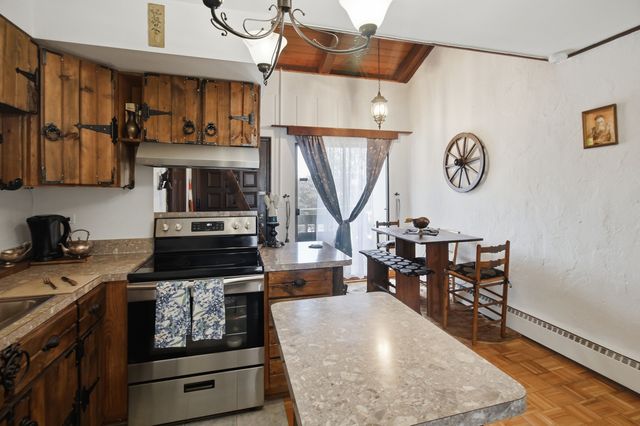 1296 E Washington Street 12, Des Plaines, IL 60016