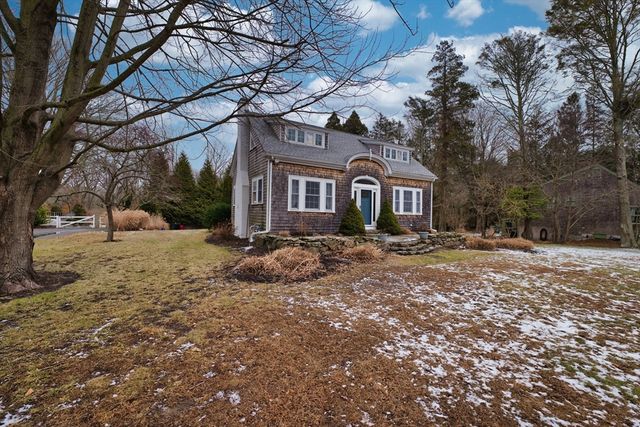 197 Rockland St, Dartmouth, MA 02748