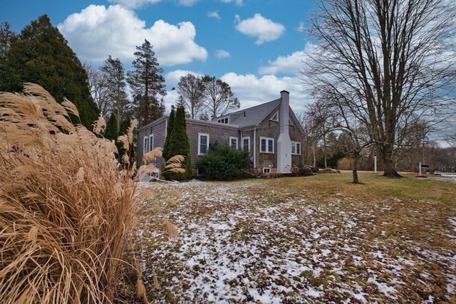 197 Rockland St, Dartmouth, MA 02748