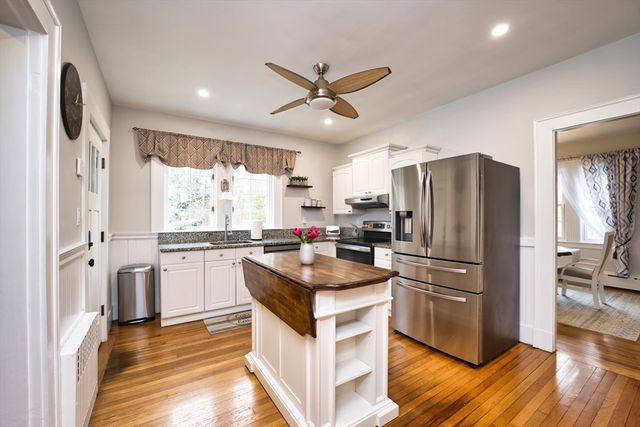 197 Rockland St, Dartmouth, MA 02748