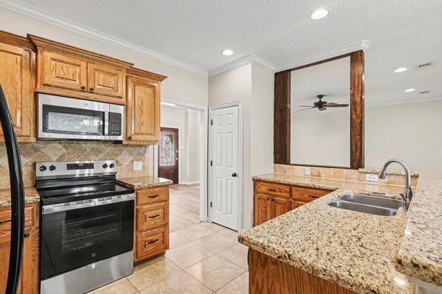 16109 Mcqueen Road, Conroe, TX 77302