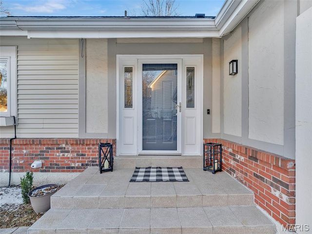 759 Carman Woods Drive, Manchester, MO 63021