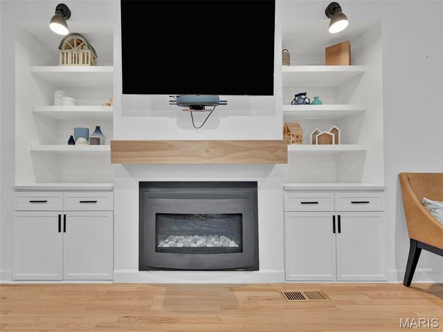 759 Carman Woods Drive, Manchester, MO 63021