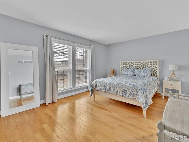 759 Carman Woods Drive, Manchester, MO 63021