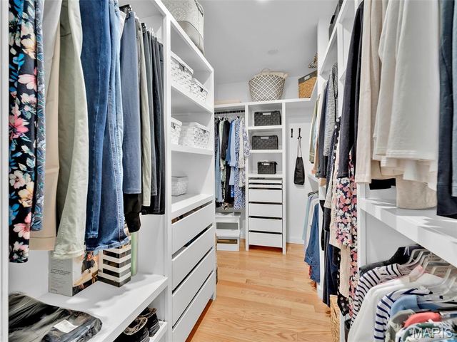 759 Carman Woods Drive, Manchester, MO 63021