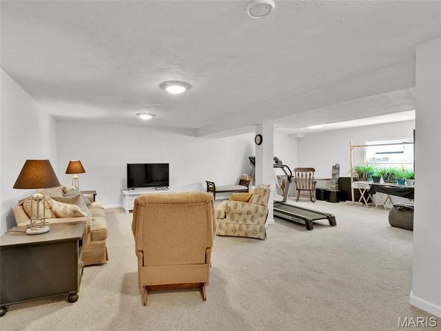 759 Carman Woods Drive, Manchester, MO 63021