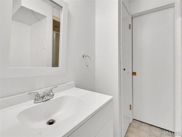 759 Carman Woods Drive, Manchester, MO 63021