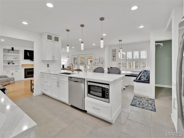 759 Carman Woods Drive, Manchester, MO 63021