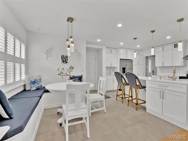 759 Carman Woods Drive, Manchester, MO 63021