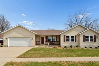 500 S Veverka Drive, Prairie City, IA 50228