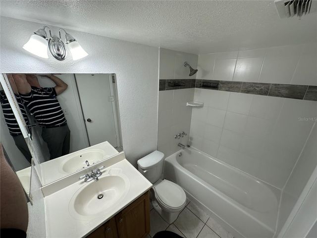 6020 VILLAGE CIRCLE 6020, Orlando, FL 32822