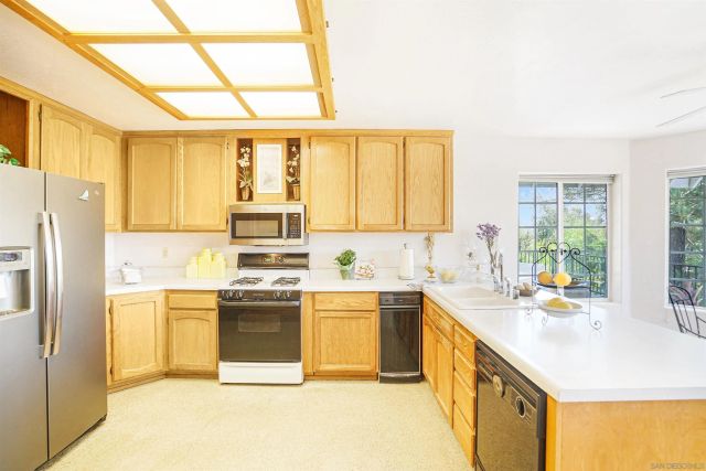 995 Laky Ln, Ramona, CA 92065