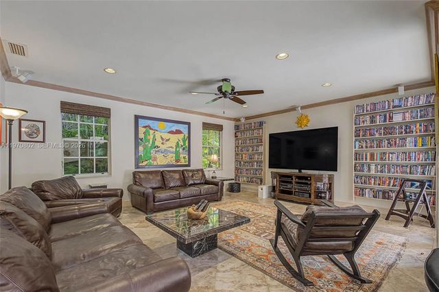 8190 SW 180th St, Palmetto Bay, FL 33157