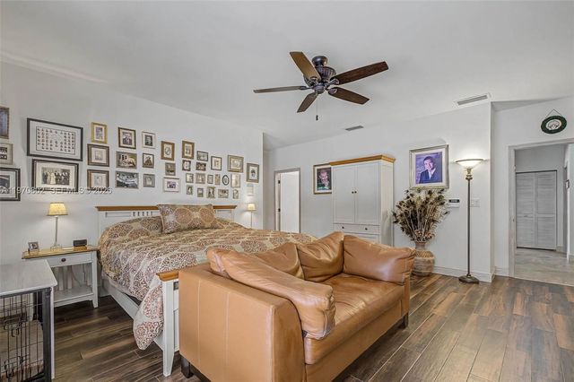 8190 SW 180th St, Palmetto Bay, FL 33157