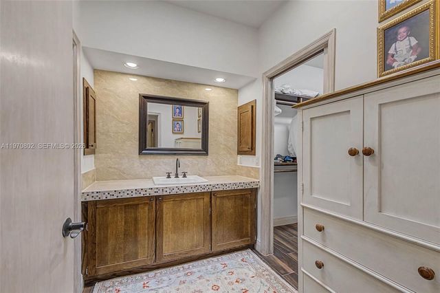 8190 SW 180th St, Palmetto Bay, FL 33157