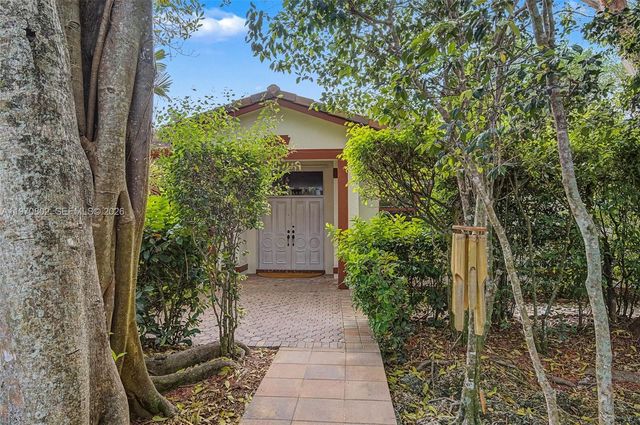 8190 SW 180th St, Palmetto Bay, FL 33157