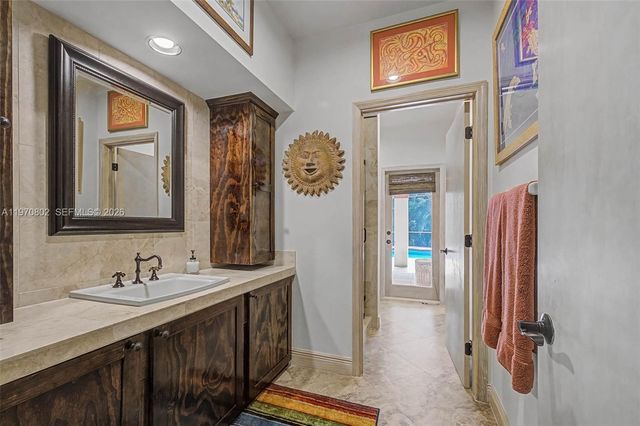 8190 SW 180th St, Palmetto Bay, FL 33157