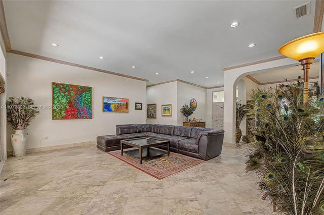 8190 SW 180th St, Palmetto Bay, FL 33157