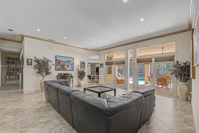 8190 SW 180th St, Palmetto Bay, FL 33157