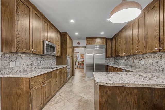 8190 SW 180th St, Palmetto Bay, FL 33157