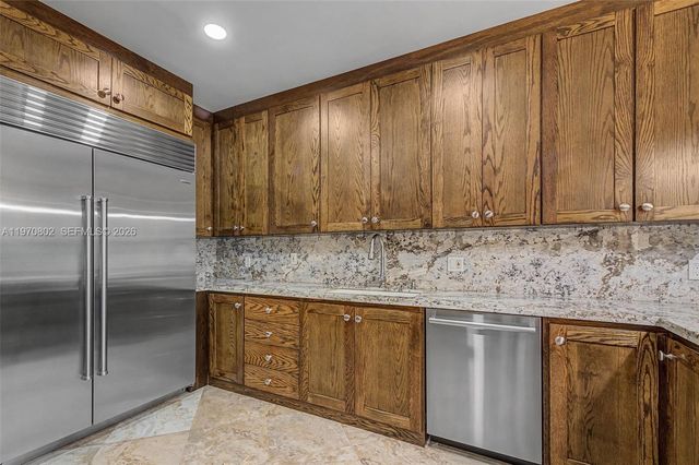 8190 SW 180th St, Palmetto Bay, FL 33157