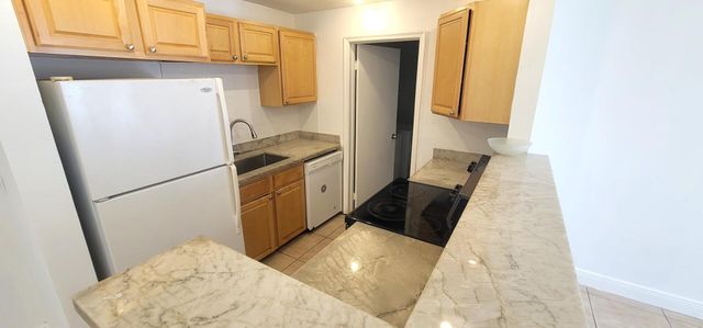 2601 NW 68th Way NW, Sunrise, FL 33313