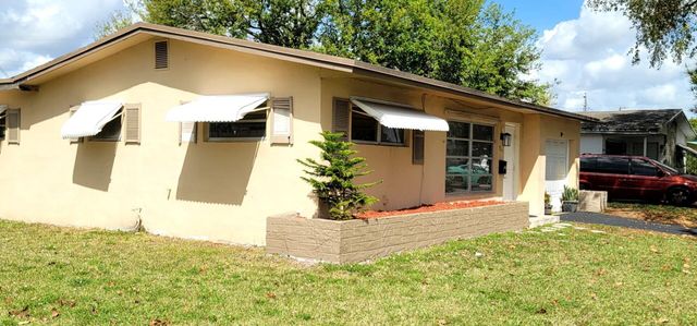 2601 NW 68th Way NW, Sunrise, FL 33313