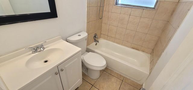 2601 NW 68th Way NW, Sunrise, FL 33313