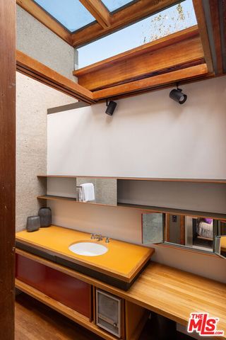 715 Brooktree Road, Pacific Palisades (los Angeles), CA 90272