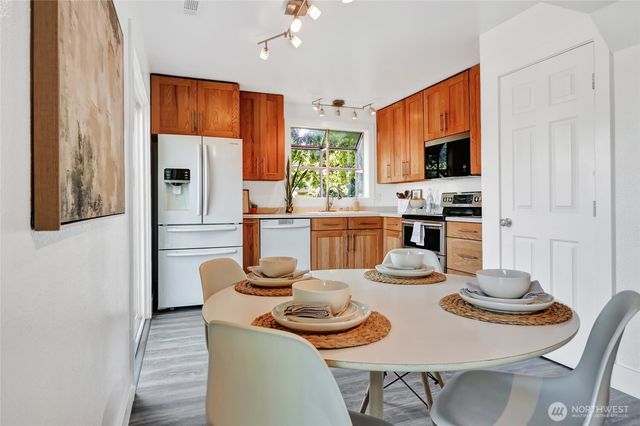 9834 NE 140th Place, Kirkland, WA 98034