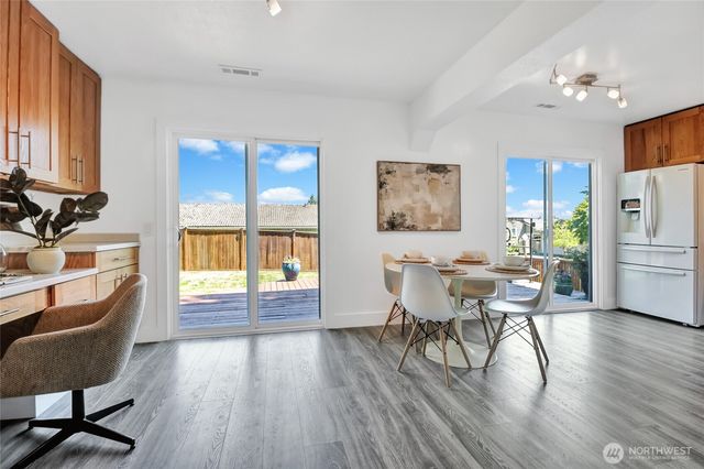 9834 NE 140th Place, Kirkland, WA 98034