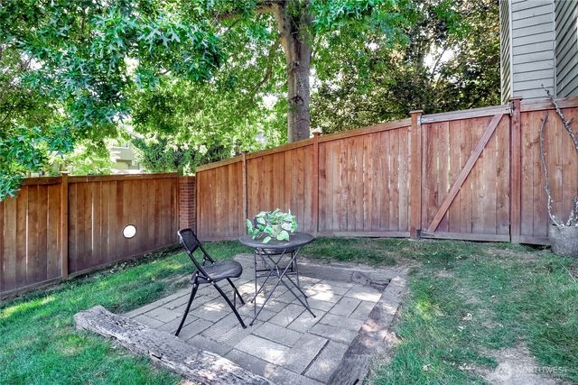 9834 NE 140th Place, Kirkland, WA 98034