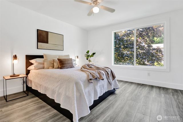 9834 NE 140th Place, Kirkland, WA 98034