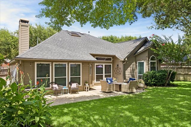 1823 River Trail, Sugar Land, TX 77479