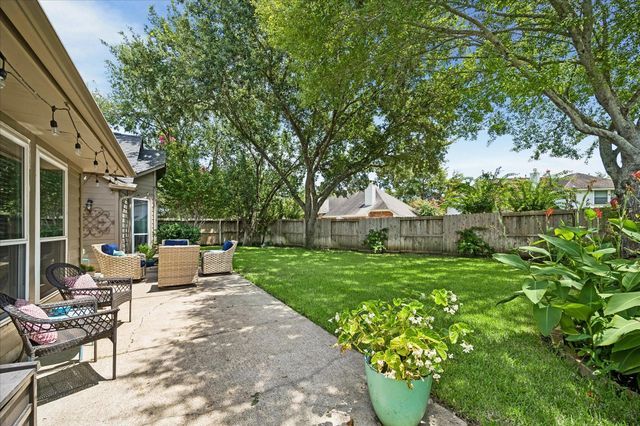 1823 River Trail, Sugar Land, TX 77479