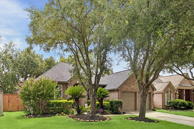 1823 River Trail, Sugar Land, TX 77479