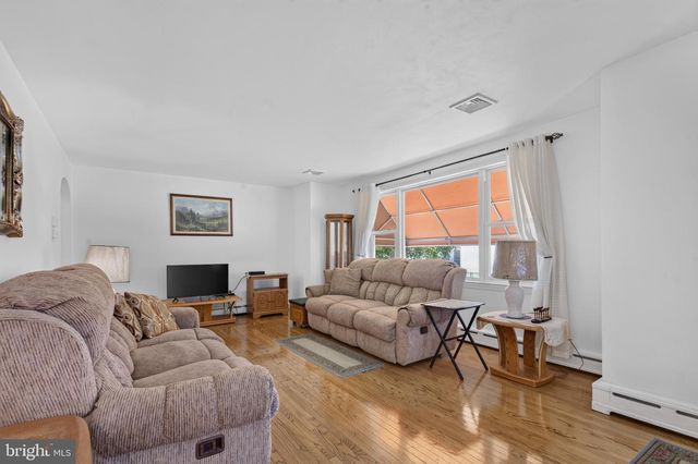 902 5TH ST, Port Carbon, PA 17965