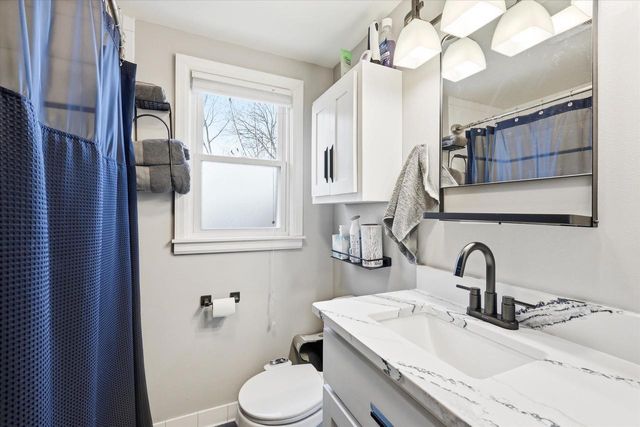 2526 S WEBSTER AVENUE, Green Bay, WI 54301