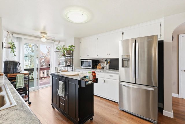 2526 S WEBSTER AVENUE, Green Bay, WI 54301