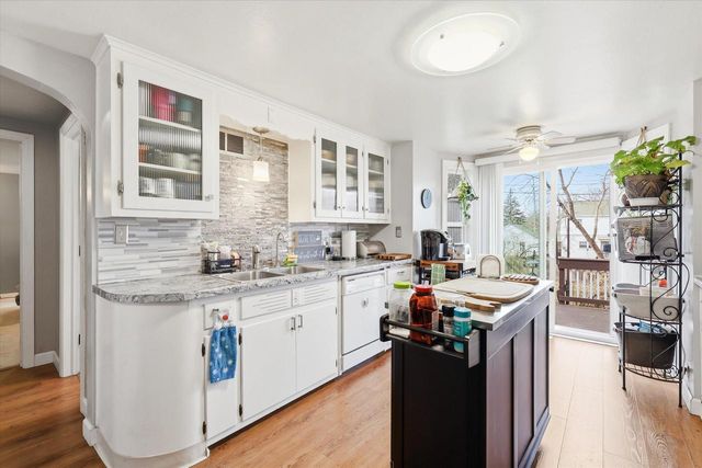 2526 S WEBSTER AVENUE, Green Bay, WI 54301