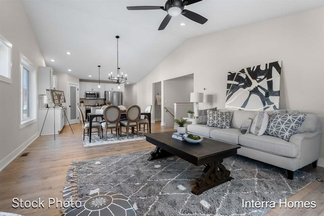 1591 N Village Circle, Kalamazoo, MI 49009