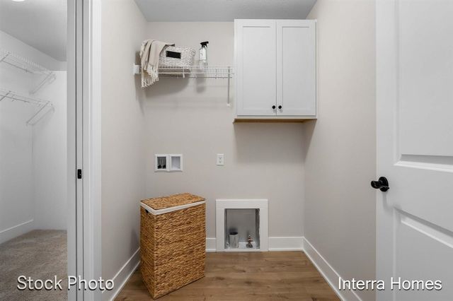 1591 N Village Circle, Kalamazoo, MI 49009