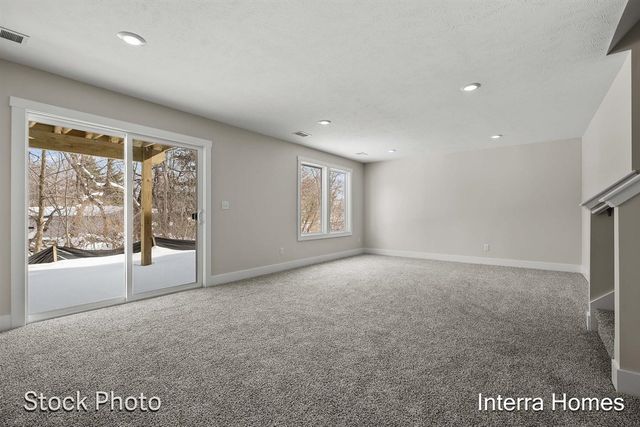 1591 N Village Circle, Kalamazoo, MI 49009
