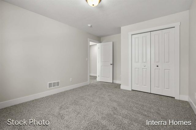1591 N Village Circle, Kalamazoo, MI 49009