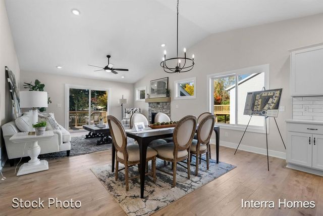1591 N Village Circle, Kalamazoo, MI 49009