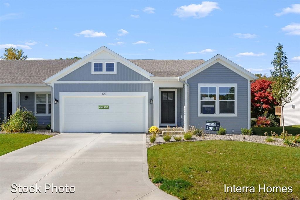 1591 N Village Circle, Kalamazoo, MI 49009
