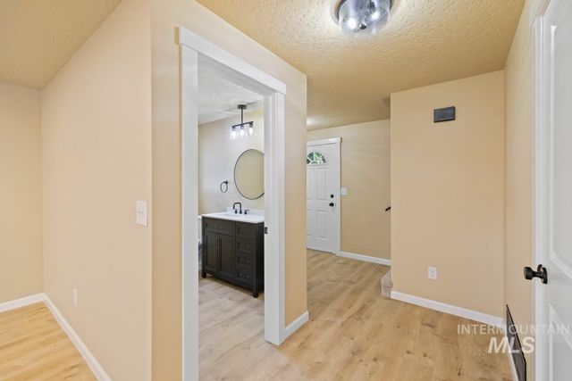919 Cove Arm Circle, Nampa, ID 83651