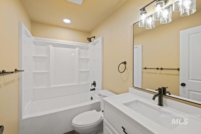 919 Cove Arm Circle, Nampa, ID 83651